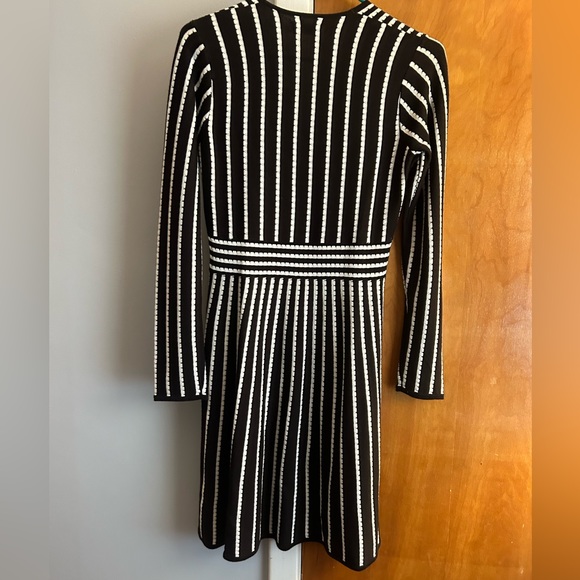 Calvin Klein V neck Sweater Dress Small - Picture 4 of 5